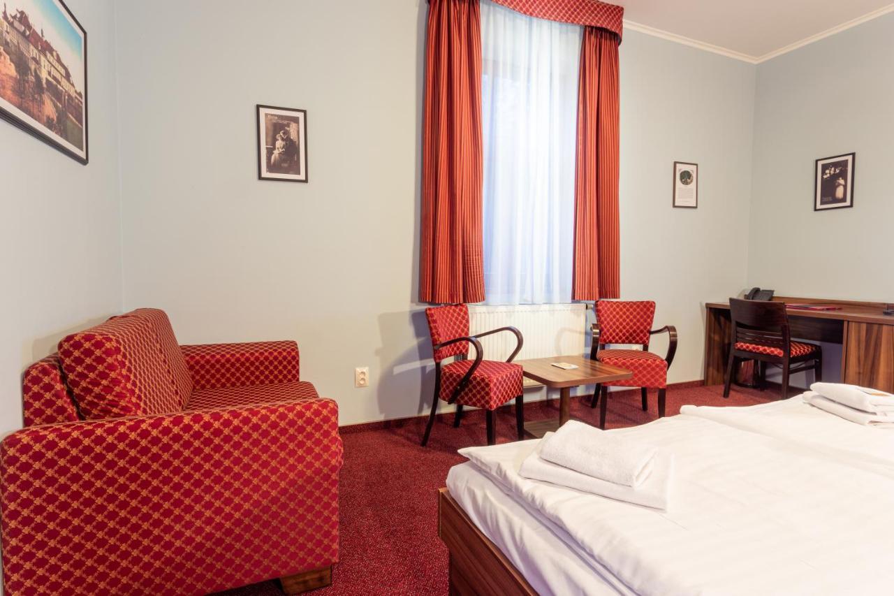 Hotel Studanka 리흐노프 나드 크네즈노우 외부 사진