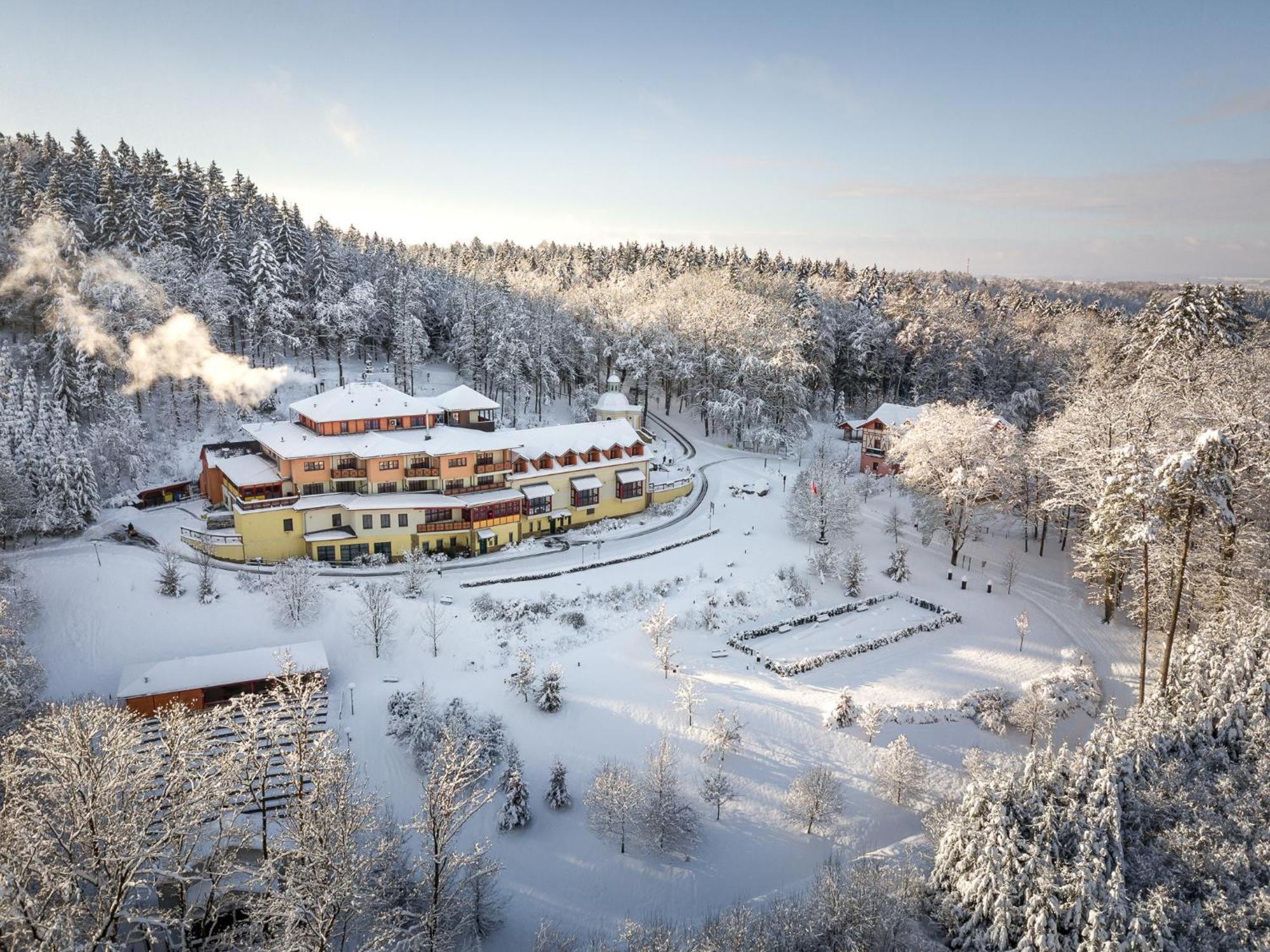 Hotel Studanka 리흐노프 나드 크네즈노우 외부 사진