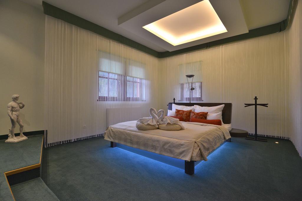 Hotel Studanka 리흐노프 나드 크네즈노우 외부 사진